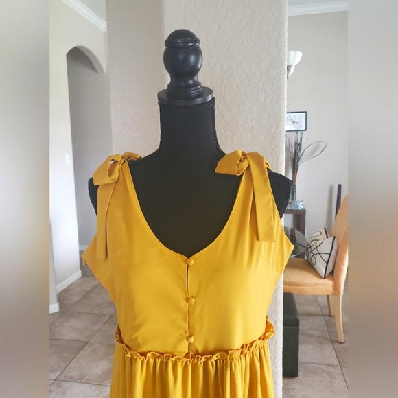 Gorgeous Sundress- NWT (Never Worn!) - Picture 3 of 5